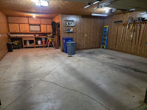Tiny photo for 703 9th Ave, Sheldon, IA 51201 (MLS # 832316)