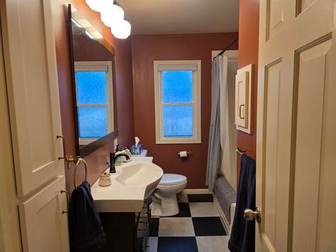 Tiny photo for 703 9th Ave, Sheldon, IA 51201 (MLS # 832316)