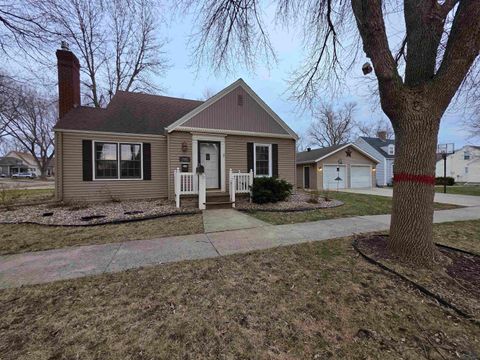 Photo of 703 9th Ave, Sheldon, IA 51201 (MLS # 832316)