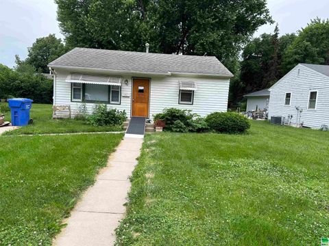 Single Family Residence in Vermillion SD 128 Carr Street.jpg