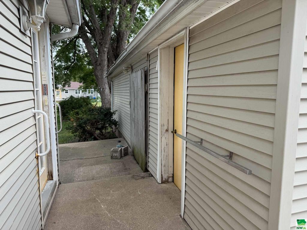 Photo of 513 Florida Ave NW Ave, Orange City, IA 51041 (MLS # 830275)