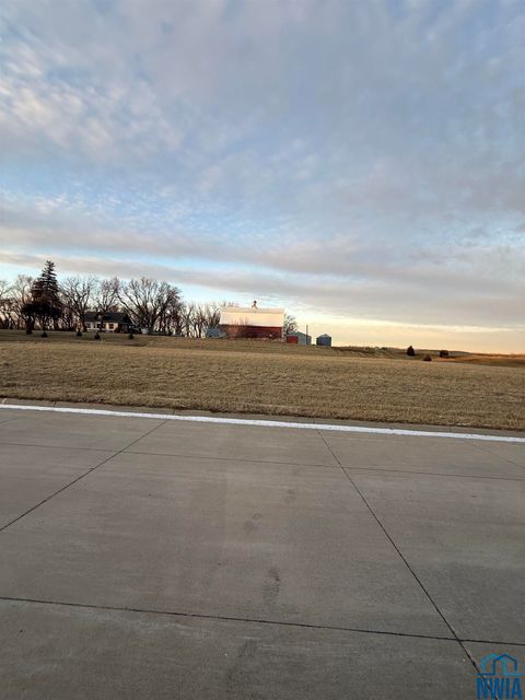 Tiny photo for 302 9th St #3, Orange City, IA 51041 (MLS # 831616)