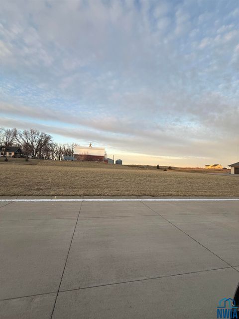 Tiny photo for 302 9th St #3, Orange City, IA 51041 (MLS # 831616)