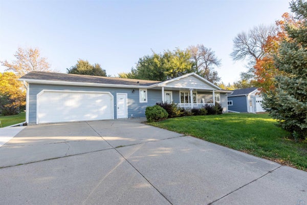 437 HOLDER ST, LARCHWOOD, IA 51241 - Image 923b6c42cfb5e7b9d4dcd91ff2c15e38/4017621376