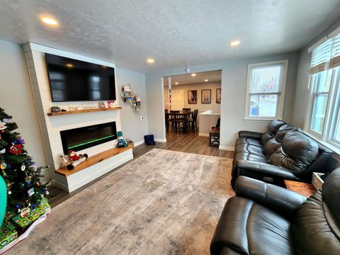 Tiny photo for 1502 2nd Street, Hull, IA 51239 (MLS # 831232)