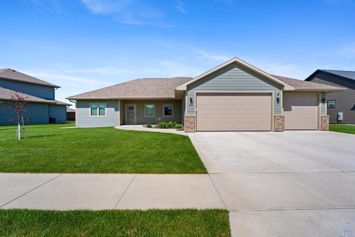 Photo 1 of 45 — 326 wilder, Vermillion, SD 57069