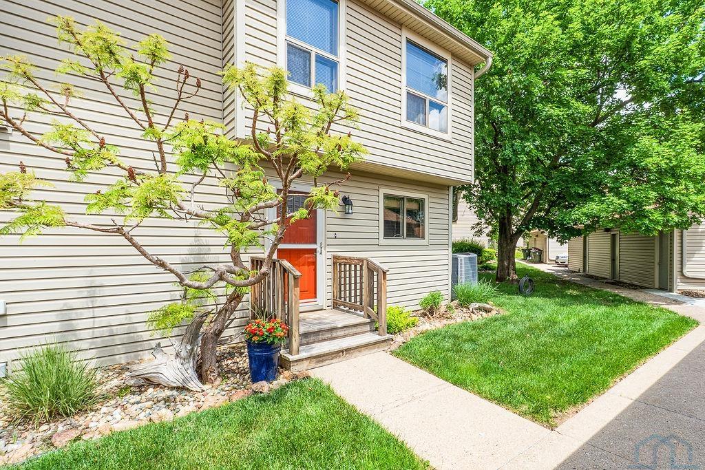 Photo 1 of 38 — 2904 S Cedar St. 6, Sioux City, IA 51106