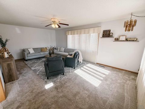 Tiny photo for 513 2nd St NW St, Orange City, IA 51041 (MLS # 831957)