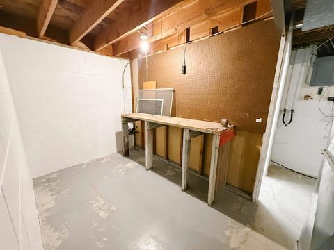 Tiny photo for 513 2nd St NW St, Orange City, IA 51041 (MLS # 831957)