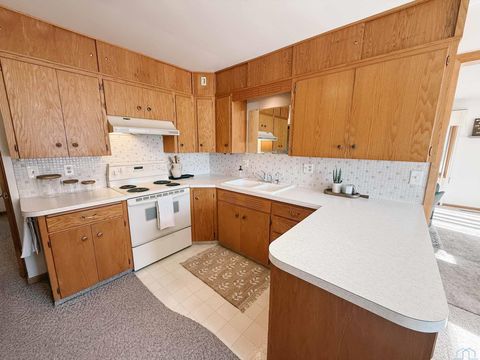 Tiny photo for 513 2nd St NW St, Orange City, IA 51041 (MLS # 831957)