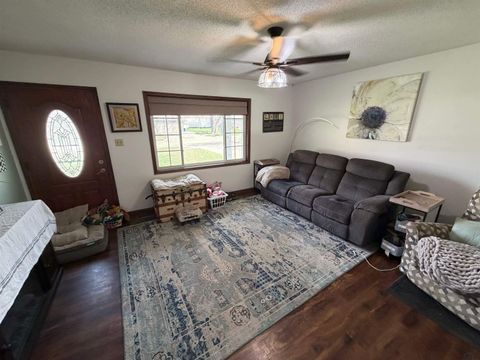 Tiny photo for 221 N 9th Avenue, Sheldon, IA 51201 (MLS # 832558)