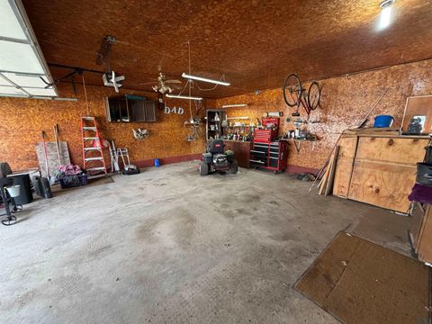 Tiny photo for 221 N 9th Avenue, Sheldon, IA 51201 (MLS # 832558)