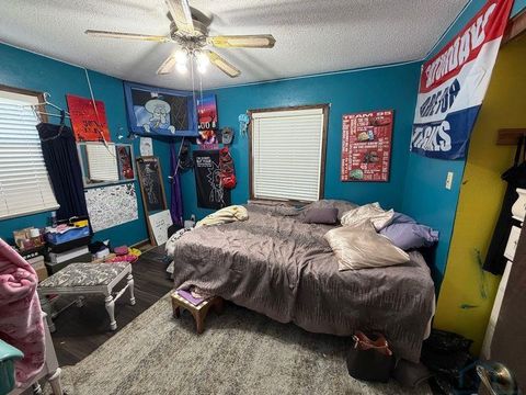 Tiny photo for 221 N 9th Avenue, Sheldon, IA 51201 (MLS # 832558)