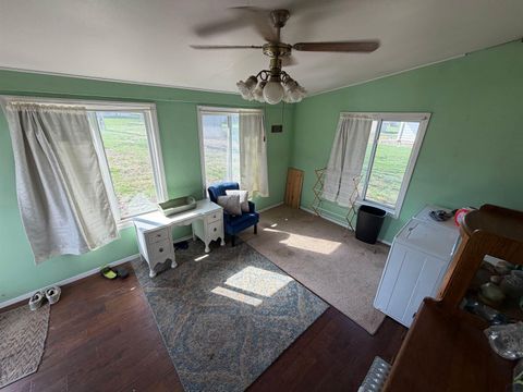 Tiny photo for 221 N 9th Avenue, Sheldon, IA 51201 (MLS # 832558)