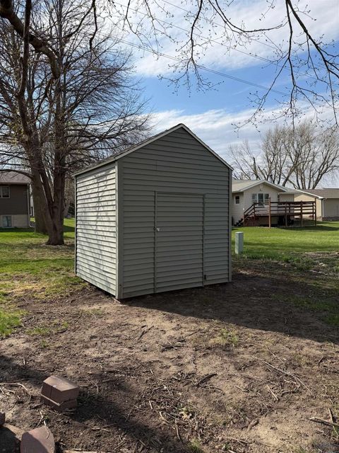 Tiny photo for 221 N 9th Avenue, Sheldon, IA 51201 (MLS # 832558)