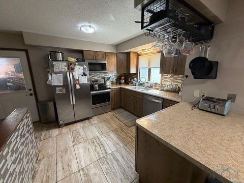 Tiny photo for 221 N 9th Avenue, Sheldon, IA 51201 (MLS # 832558)