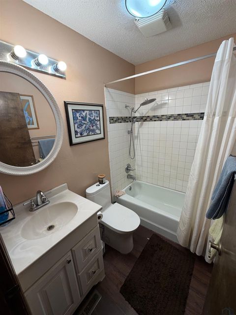 Tiny photo for 221 N 9th Avenue, Sheldon, IA 51201 (MLS # 832558)