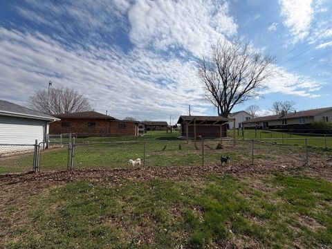 Tiny photo for 221 N 9th Avenue, Sheldon, IA 51201 (MLS # 832558)