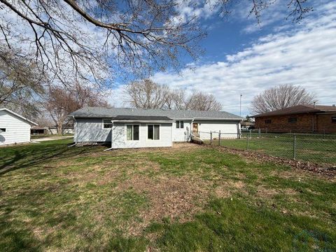 Tiny photo for 221 N 9th Avenue, Sheldon, IA 51201 (MLS # 832558)