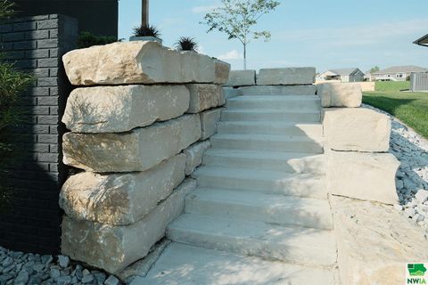 Tiny photo for 716 18th Street SE, Sioux Center, IA 51250 (MLS # 829802)