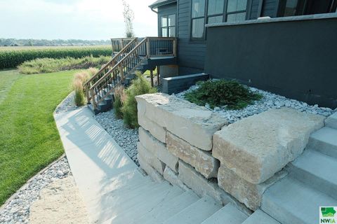 Tiny photo for 716 18th Street SE, Sioux Center, IA 51250 (MLS # 829802)