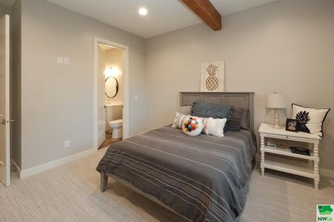 Tiny photo for 716 18th Street SE, Sioux Center, IA 51250 (MLS # 829802)