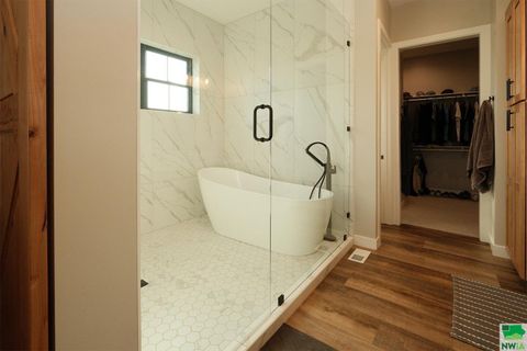 Tiny photo for 716 18th Street SE, Sioux Center, IA 51250 (MLS # 829802)