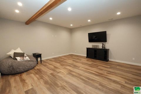 Tiny photo for 716 18th Street SE, Sioux Center, IA 51250 (MLS # 829802)