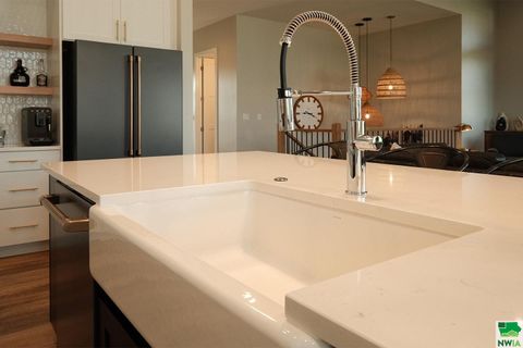 Tiny photo for 716 18th Street SE, Sioux Center, IA 51250 (MLS # 829802)