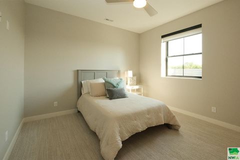 Tiny photo for 716 18th Street SE, Sioux Center, IA 51250 (MLS # 829802)