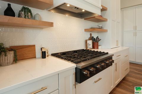 Tiny photo for 716 18th Street SE, Sioux Center, IA 51250 (MLS # 829802)