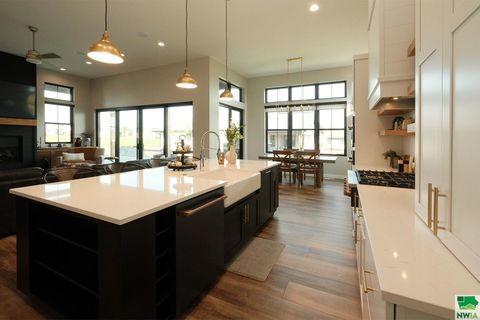 Tiny photo for 716 18th Street SE, Sioux Center, IA 51250 (MLS # 829802)