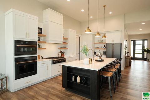 Tiny photo for 716 18th Street SE, Sioux Center, IA 51250 (MLS # 829802)