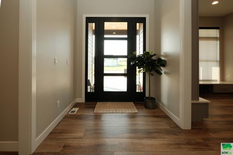 Tiny photo for 716 18th Street SE, Sioux Center, IA 51250 (MLS # 829802)