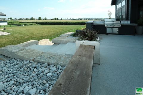 Tiny photo for 716 18th Street SE, Sioux Center, IA 51250 (MLS # 829802)