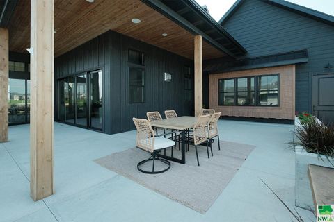 Tiny photo for 716 18th Street SE, Sioux Center, IA 51250 (MLS # 829802)