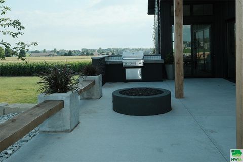 Tiny photo for 716 18th Street SE, Sioux Center, IA 51250 (MLS # 829802)