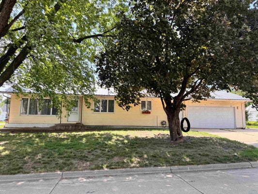 301 SUMMIT ST, SANBORN, IA 51248 - Image 9ad2fbb3e9d721dfafa4e11043cb608b/1829814660
