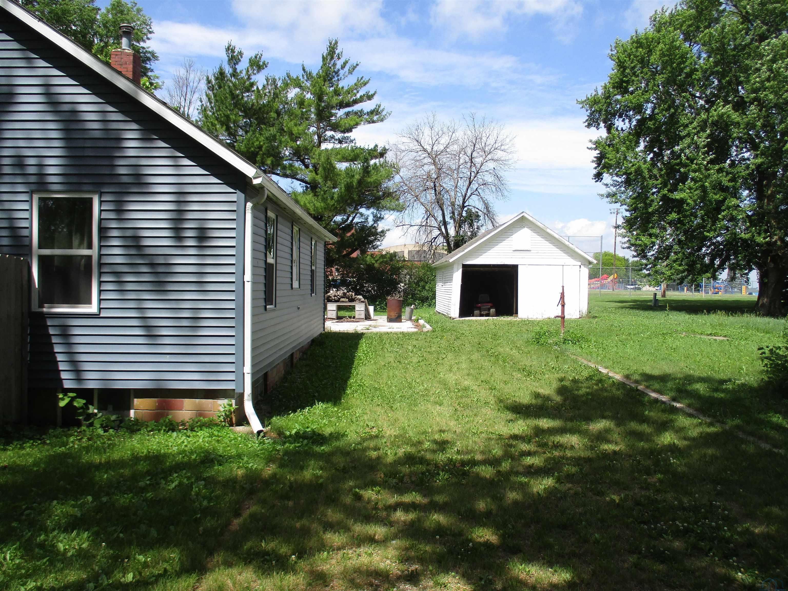515 N 1st Street - Photo 2