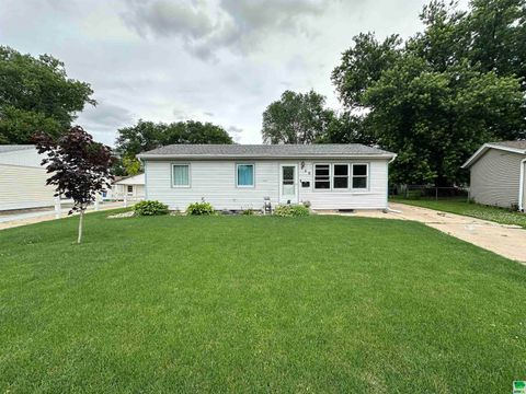 Single Family Residence in Vermillion SD 948 Sunset.jpg