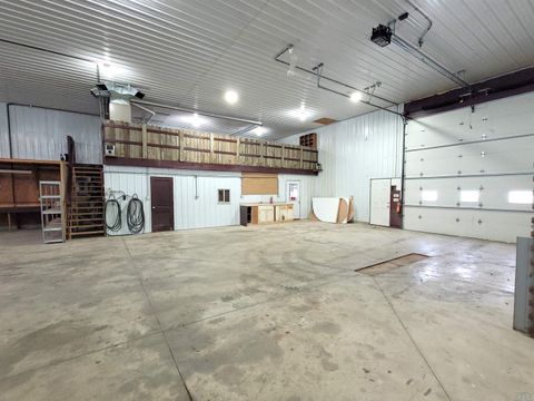 Tiny photo for 410 Pine St, Sheldon, IA 51201 (MLS # 826719)