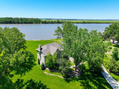 Single Family Residence in Dakota Dunes SD 1052 Pebble Beach Drive.jpg