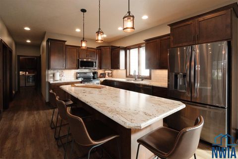 Tiny photo for 1028 8th Ave SE Ave, Sioux Center, IA 51250 (MLS # 830802)