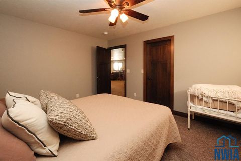 Tiny photo for 1028 8th Ave SE Ave, Sioux Center, IA 51250 (MLS # 830802)