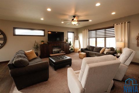 Tiny photo for 1028 8th Ave SE Ave, Sioux Center, IA 51250 (MLS # 830802)