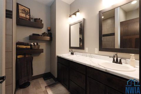 Tiny photo for 1028 8th Ave SE Ave, Sioux Center, IA 51250 (MLS # 830802)