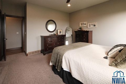 Tiny photo for 1028 8th Ave SE Ave, Sioux Center, IA 51250 (MLS # 830802)