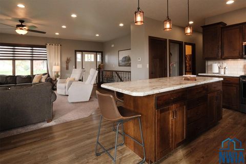 Tiny photo for 1028 8th Ave SE Ave, Sioux Center, IA 51250 (MLS # 830802)