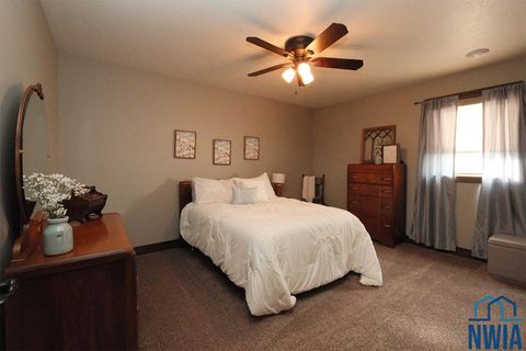 Tiny photo for 1028 8th Ave SE Ave, Sioux Center, IA 51250 (MLS # 830802)