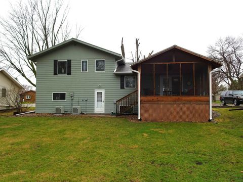 Tiny photo for 601 SW Iowa Street, Orange City, IA 51041 (MLS # 832413)